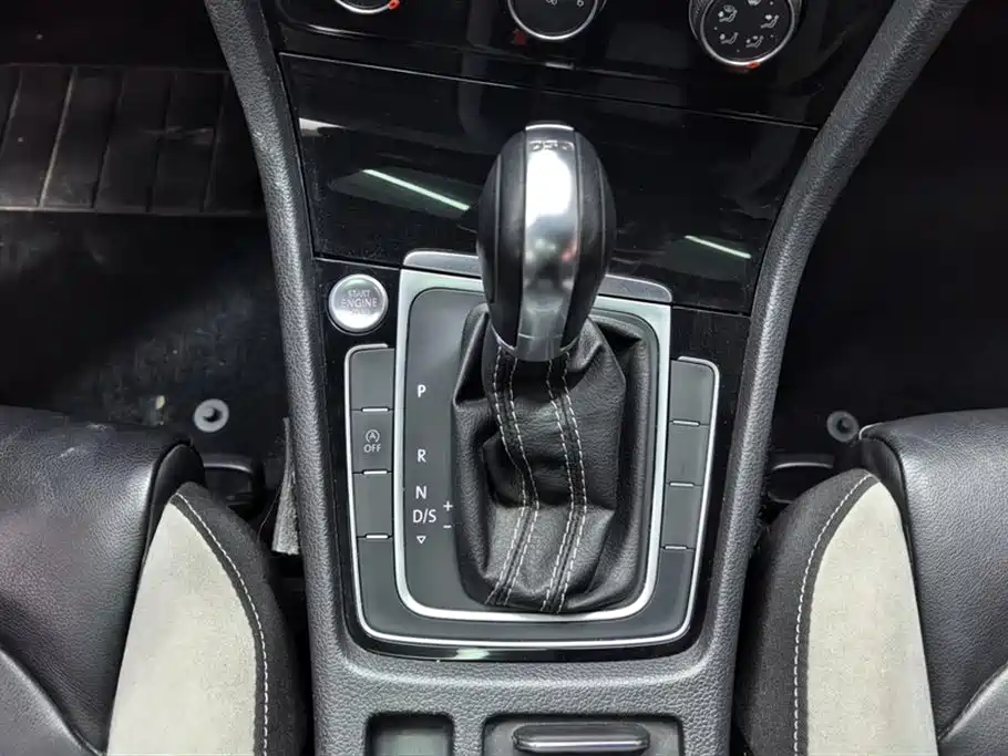 Volkswagen Golf 2019 280TSI DSG R-Line China VI фото 16