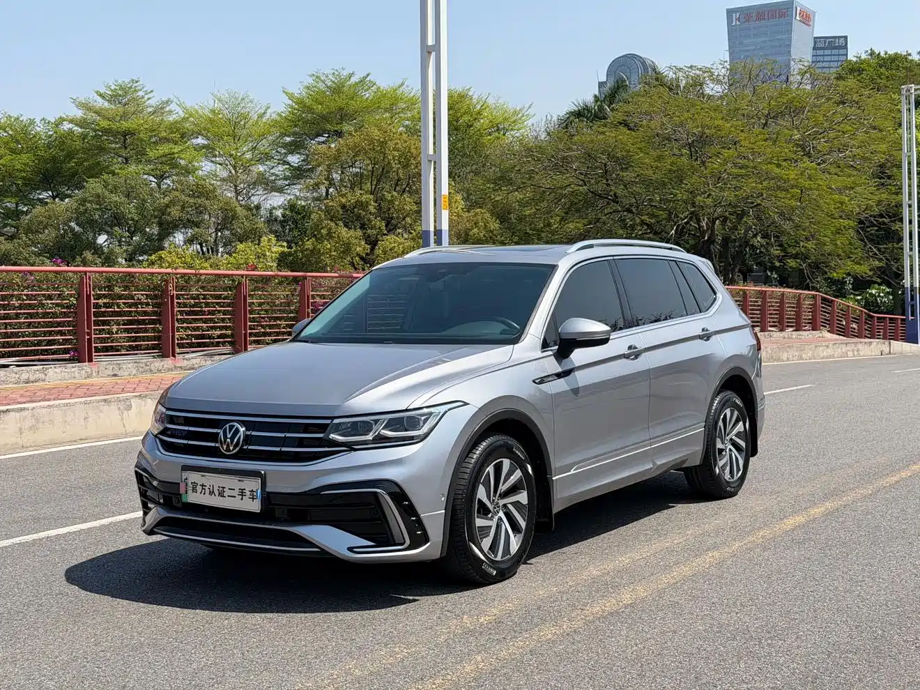 Volkswagen Tiguan L PHEV 2022