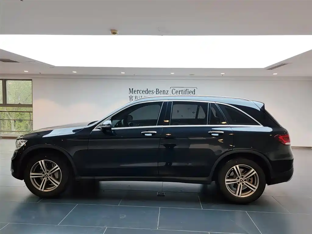 MERCEDES-BENZ GLC