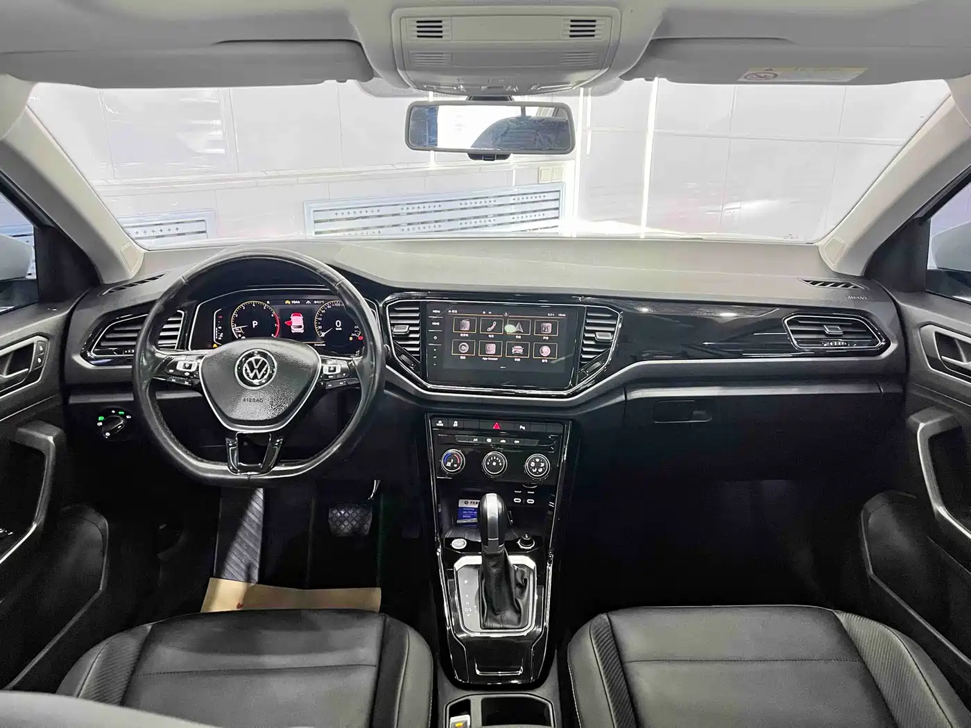 VOLKSWAGEN T ROC EXPLORING SONGS