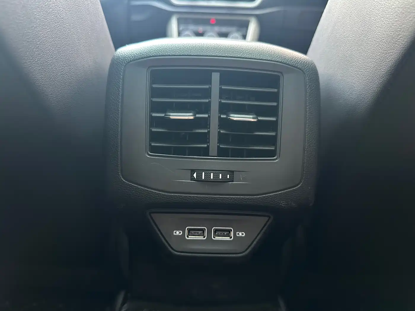 Volkswagen T-ROC 2023 280TSI DSG 2WD Time Edition фото 15