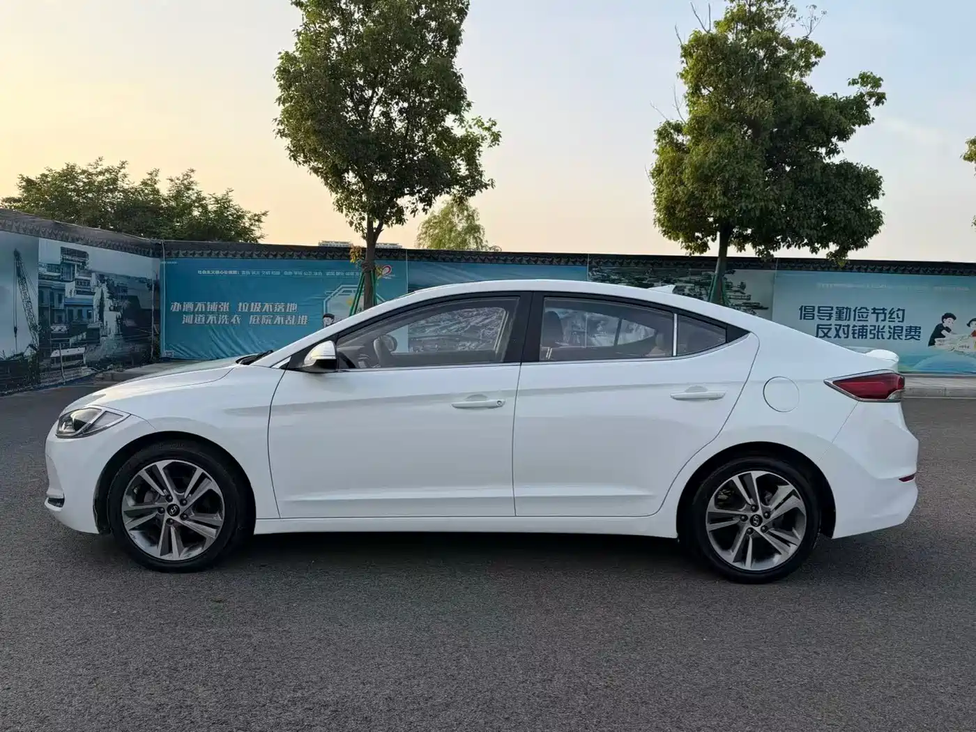 Hyundai Elantra 2016 Model 1.6L Automatic Smart Elite фото 7