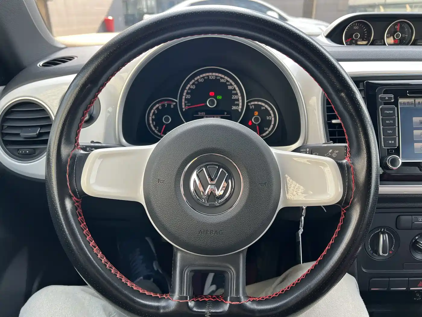 Volkswagen Beetle 2014 1.4TSI Fashion Edition фото 31