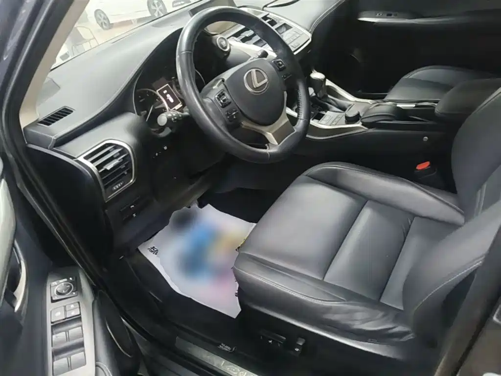 Lexus NX 2015 200t AWD F Sport фото 15