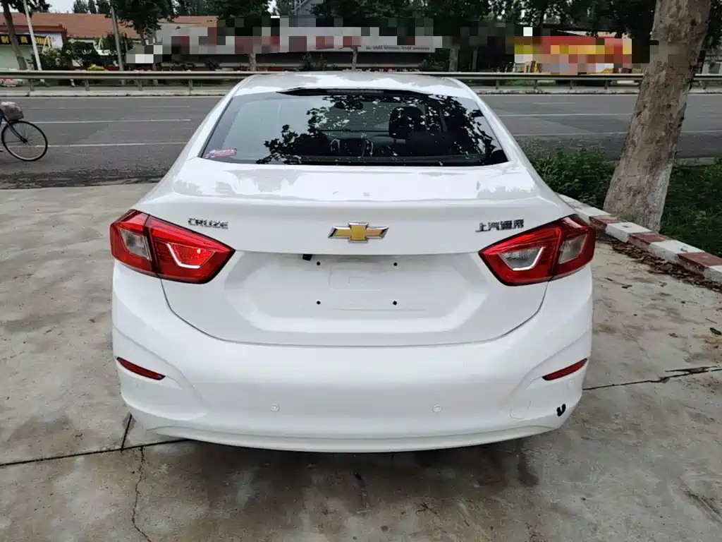 Chevrolet Cruze 2017 2017 1.5L Automatic Pioneer Sunroof