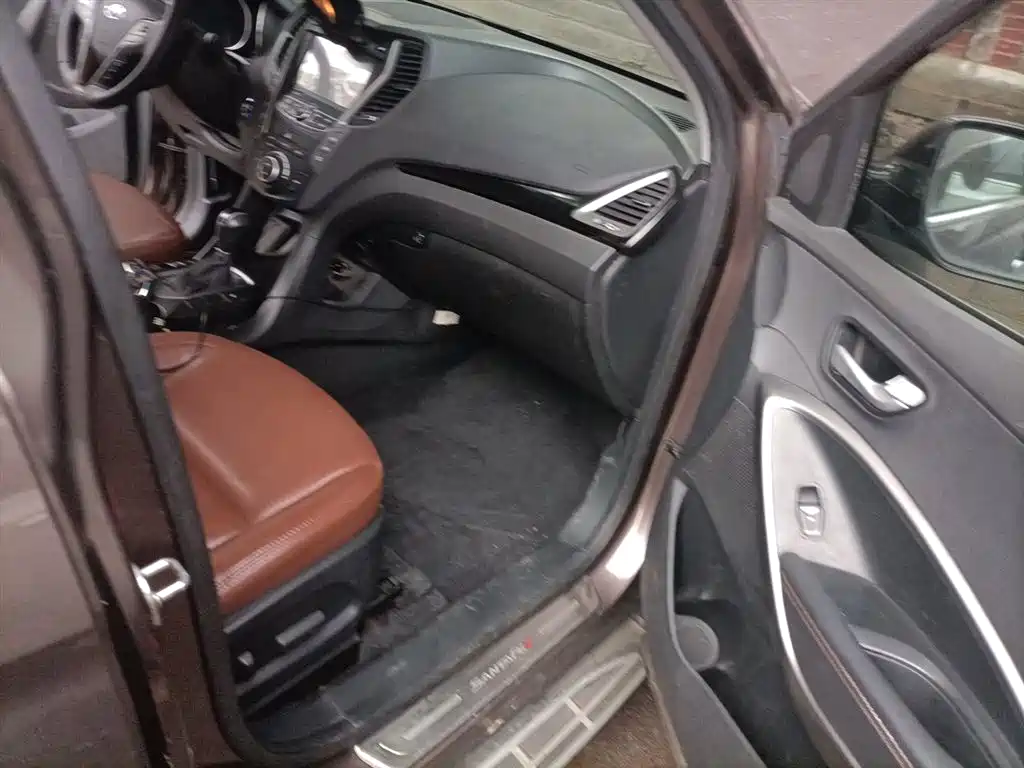 Hyundai Santa Fe 2013 Facelift 2.0T Automatic 4WD Premium фото 22