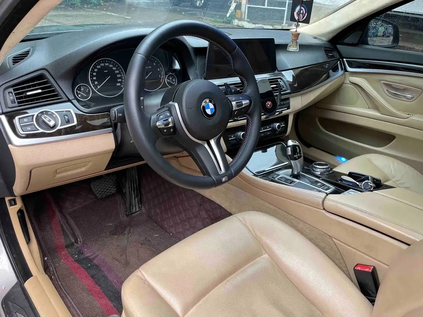 BMW 5 Series 2011 523Li Leading фото 16