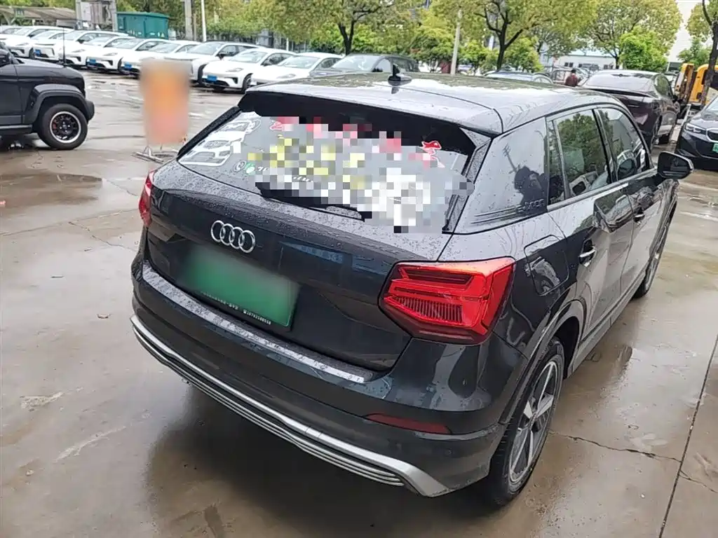 AUDI Q2L E-TRON