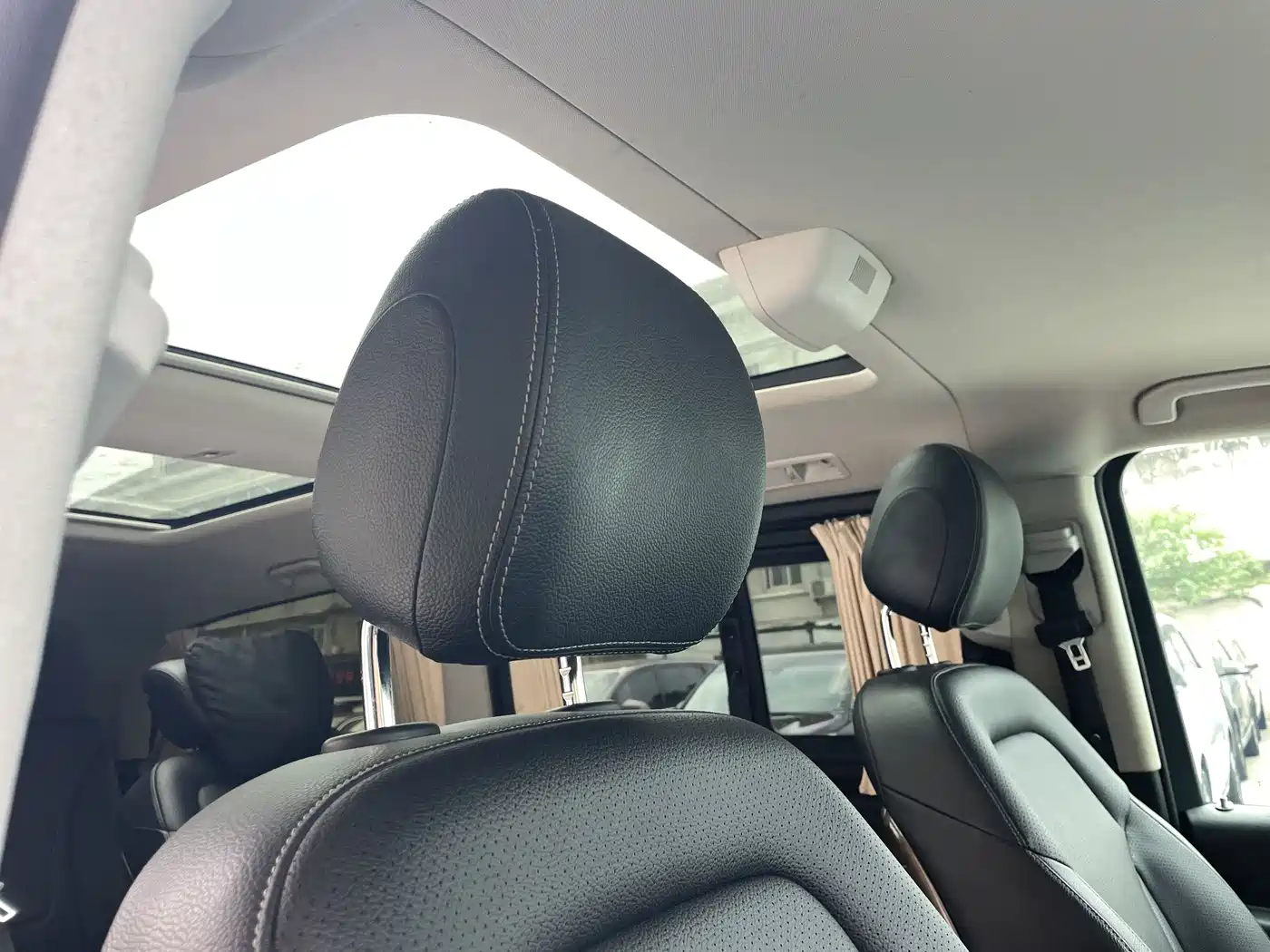 Mercedes-Benz V-Class 2020 Model V 260 L Long Wheelbase Luxury фото 9