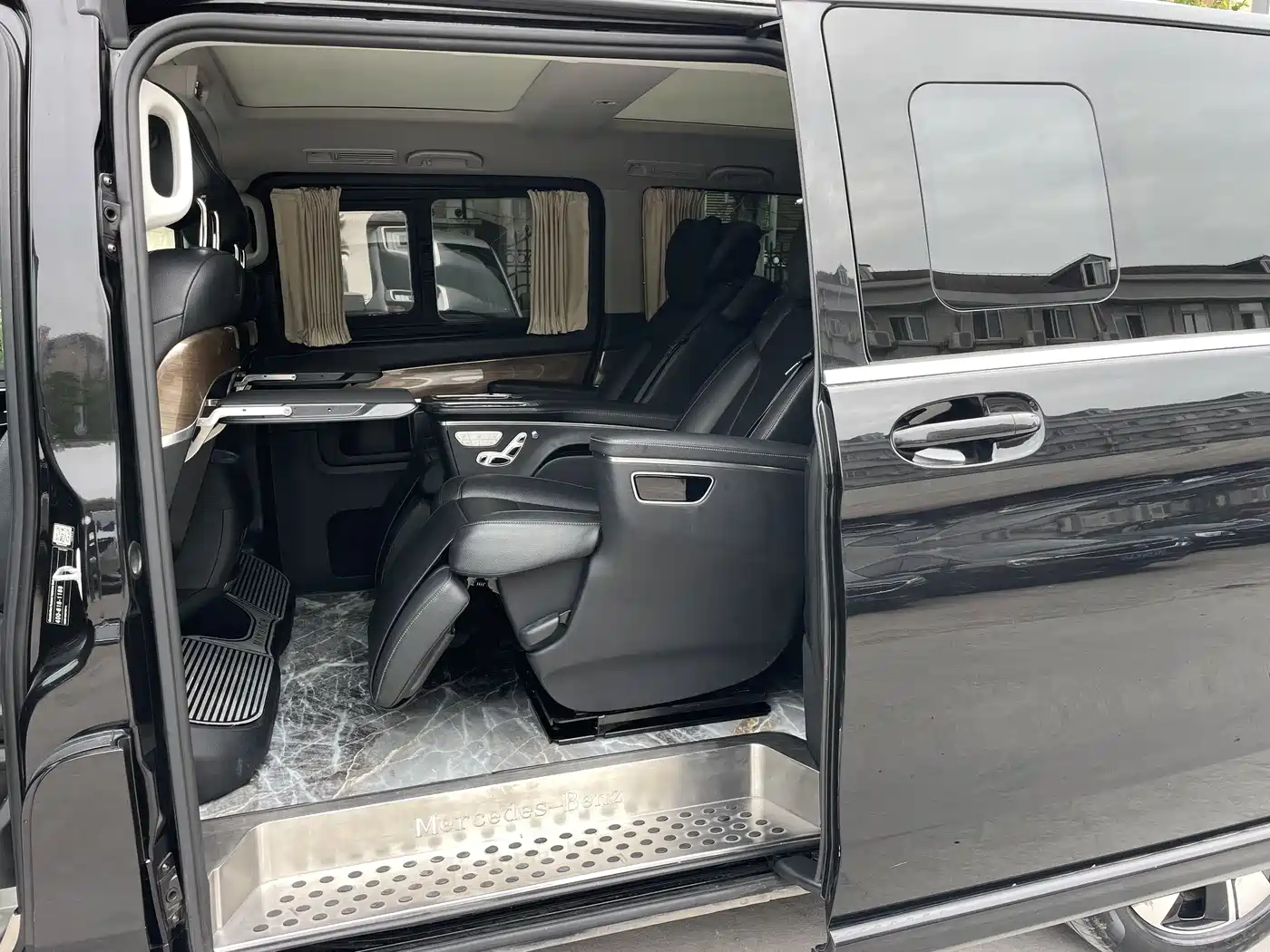 Mercedes-Benz V-Class 2020 Model V 260 L Long Wheelbase Luxury фото 19
