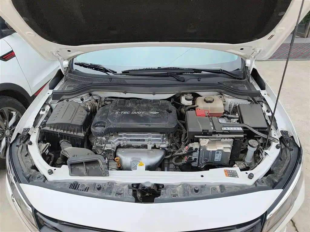 CHEVROLET CRUZE
