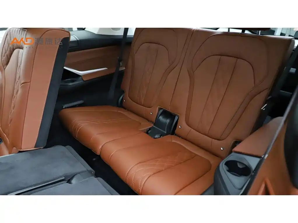 Фото 9 - BMW X7