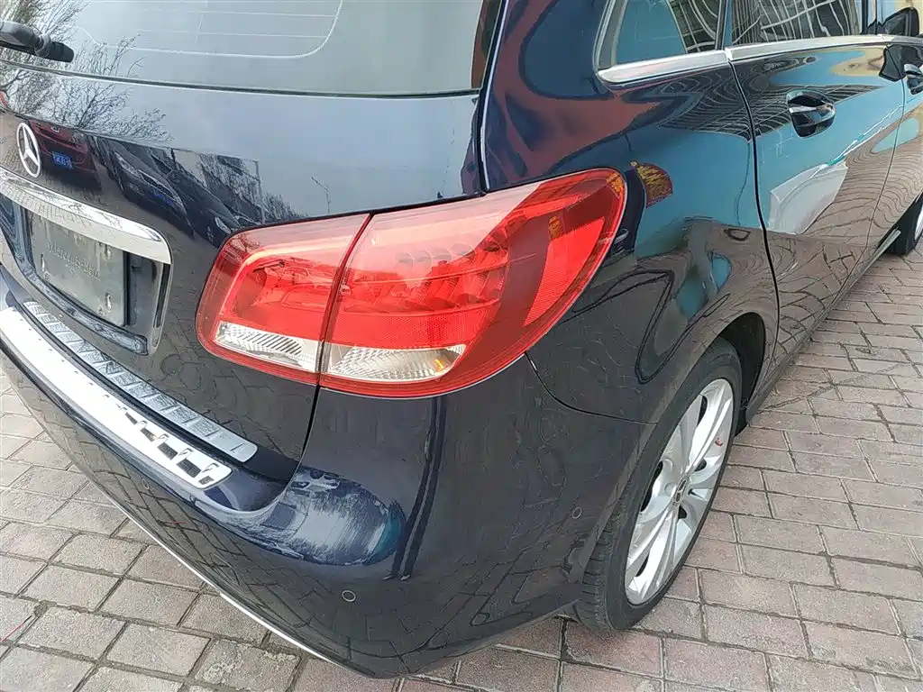 Mercedes-Benz B-Class 2018 B 200 Sport фото 8