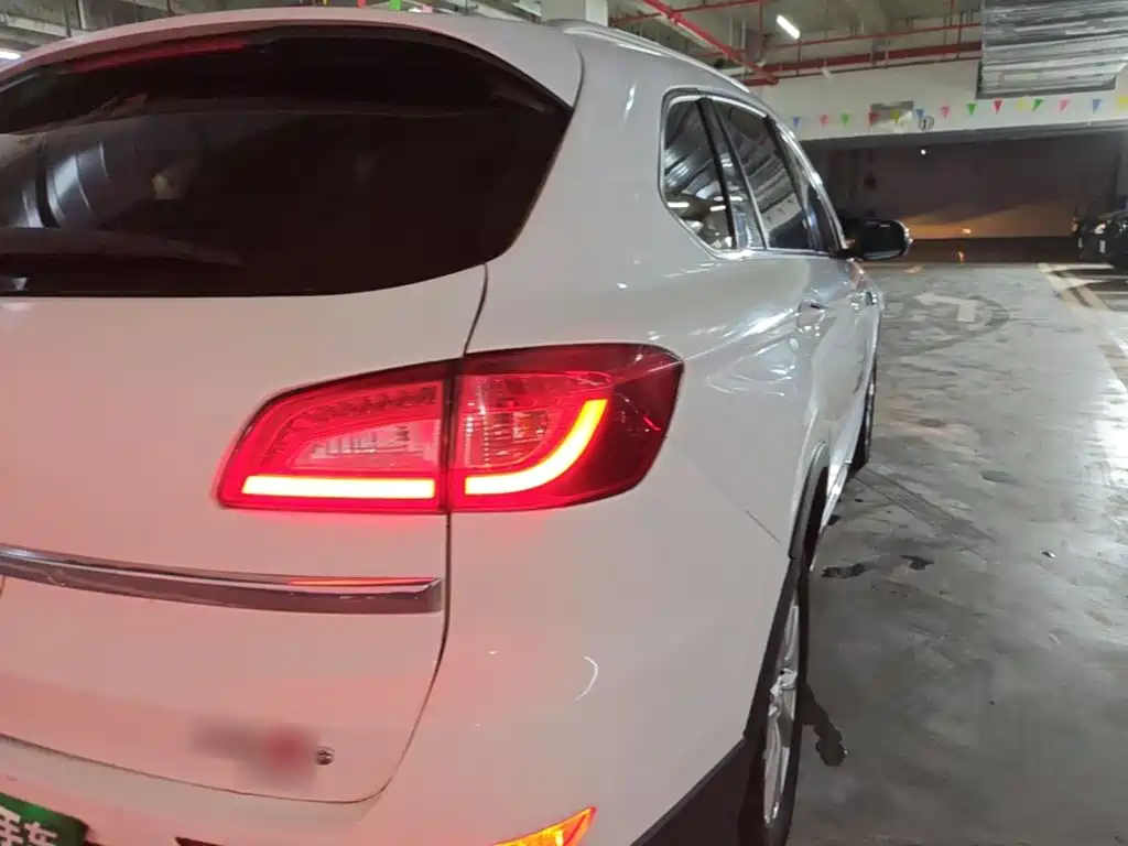 BAIC Huansu S6 2017 2016 1.5T CVT Fun Edition