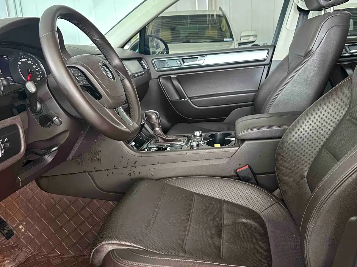 Volkswagen Touareg 2018 3.0TSI Glory Collector's Edition фото 8