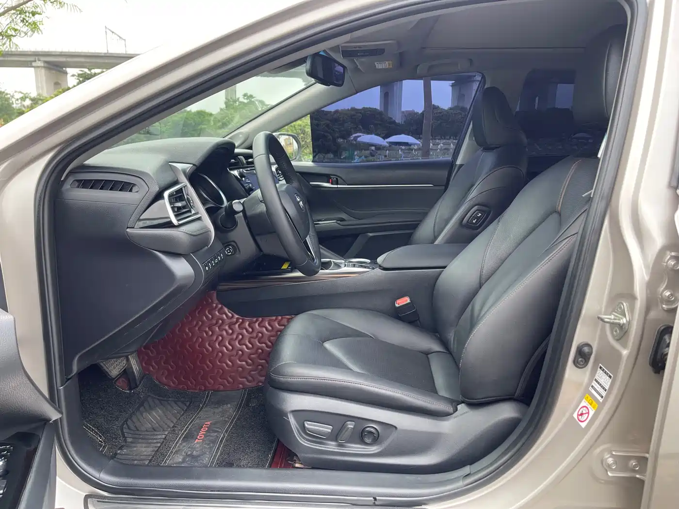 Toyota Camry 2018 2.5Q Flagship Edition фото 19