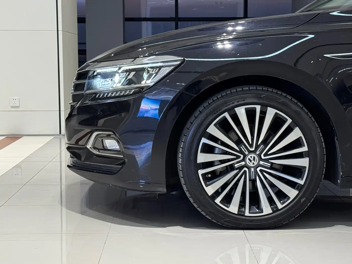 Volkswagen Passat 2020 330TSI Luxury Edition China VI фото 6