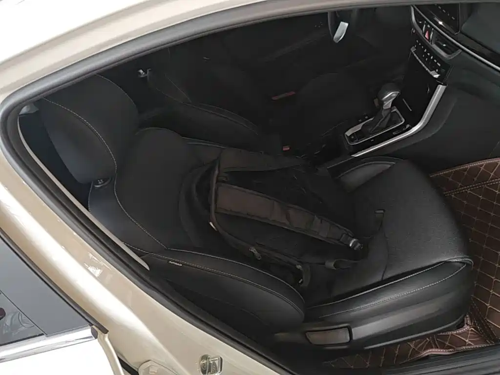 Фото 25 - Kia K3