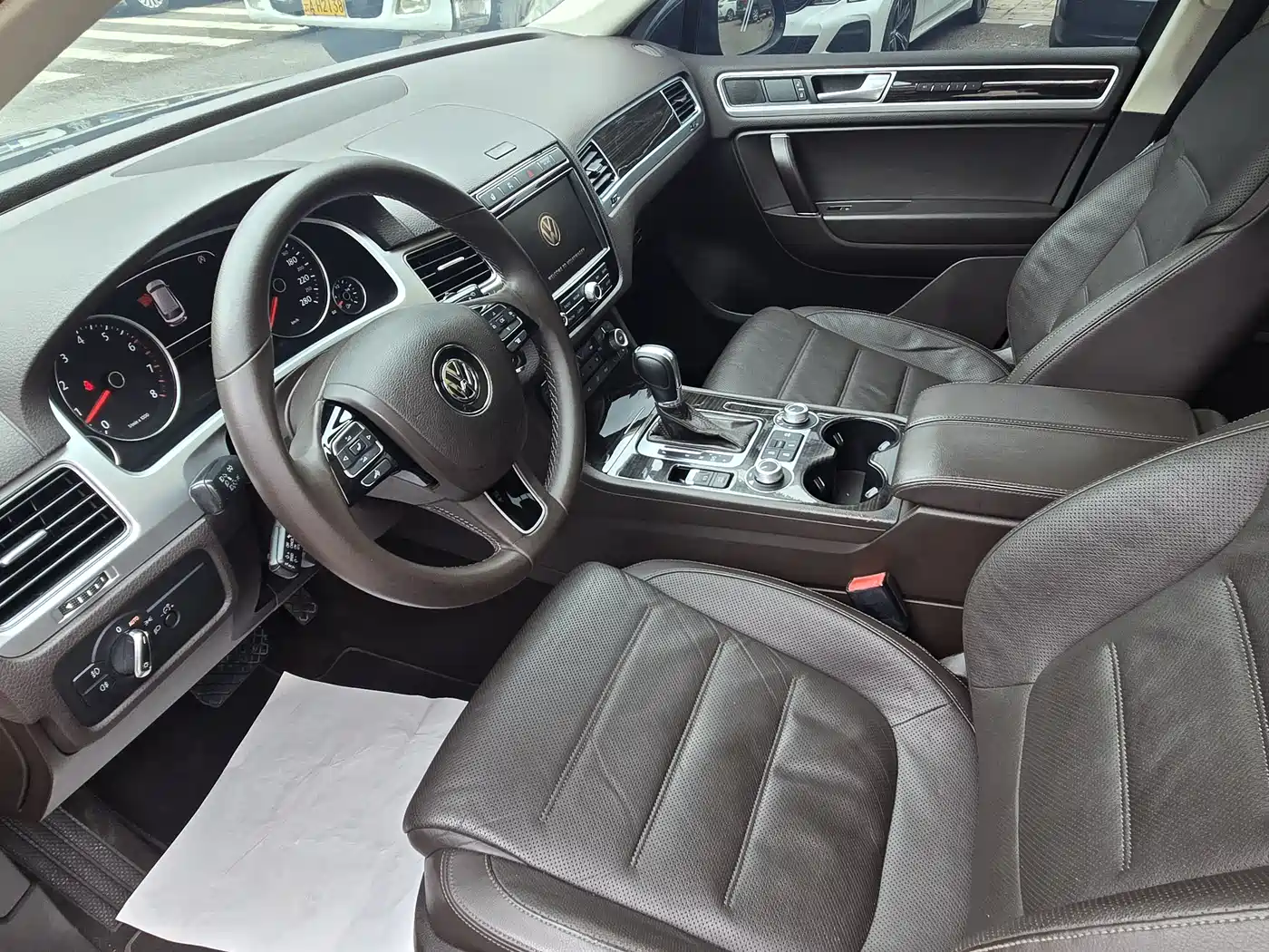 Volkswagen Touareg 2016 3.0TSI High Configuration фото 4