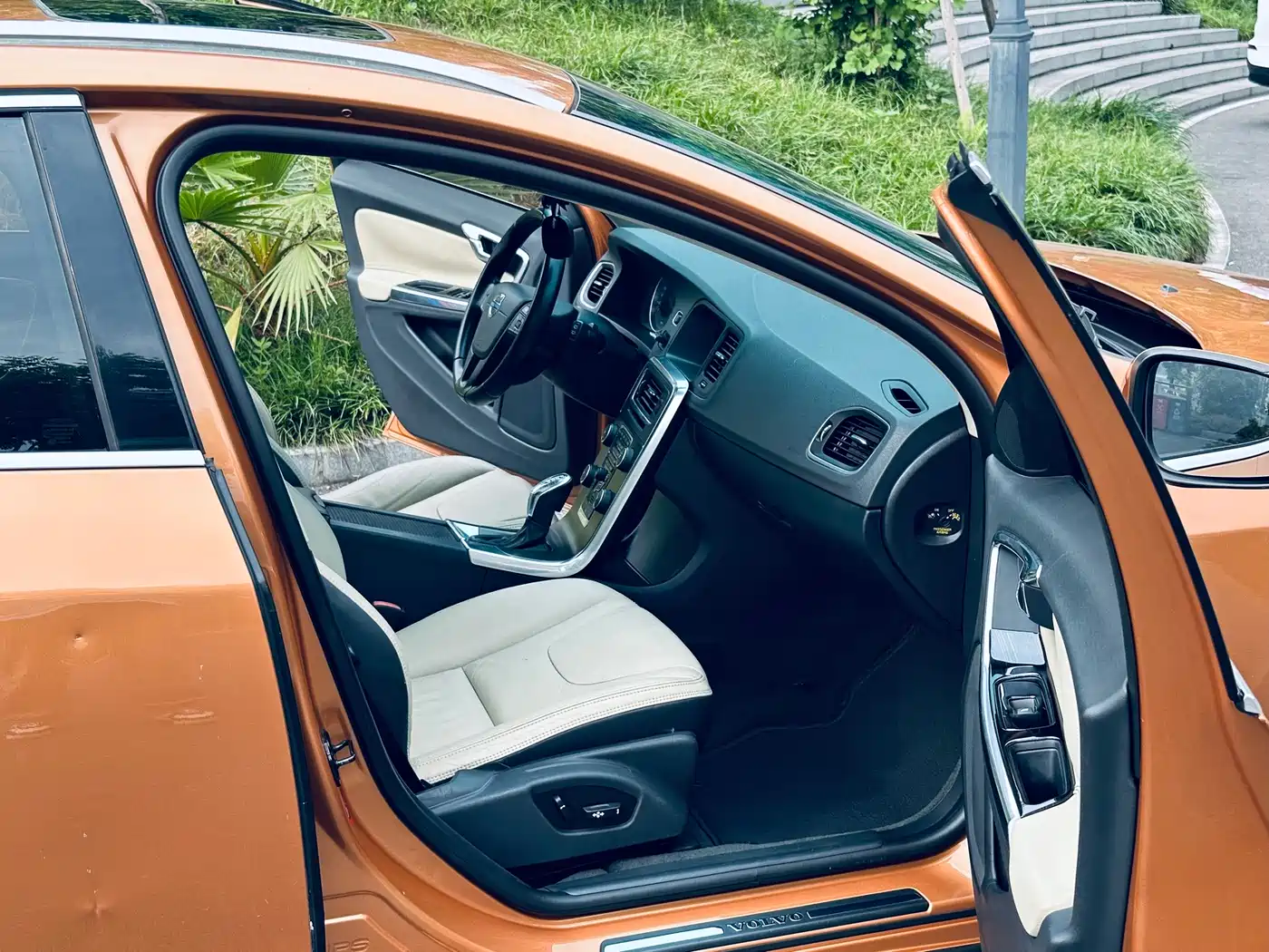 Volvo V60 2012 2013 T5 Comfort Edition