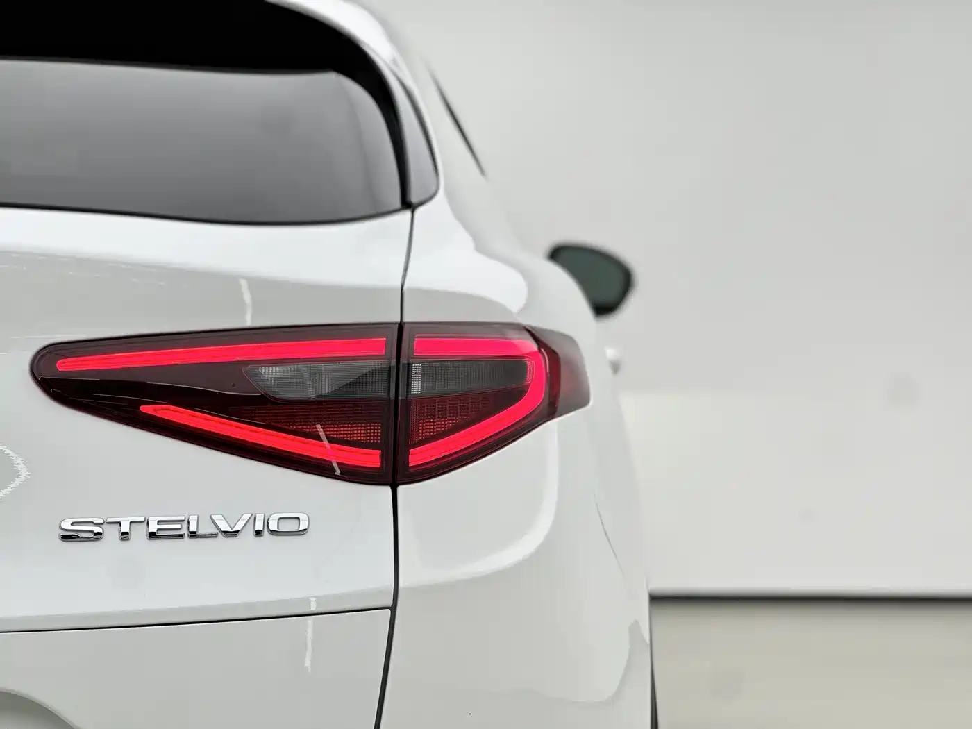 Alfa Romeo Stelvio 2019 2017 2.0T 200HP Elite