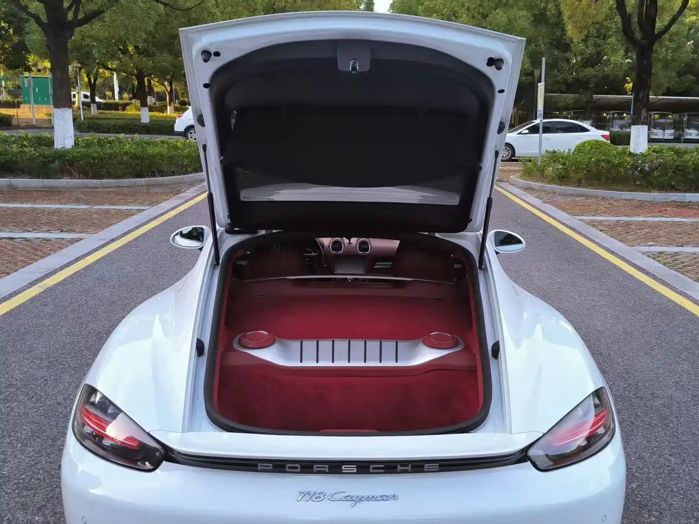 PORSCHE 718