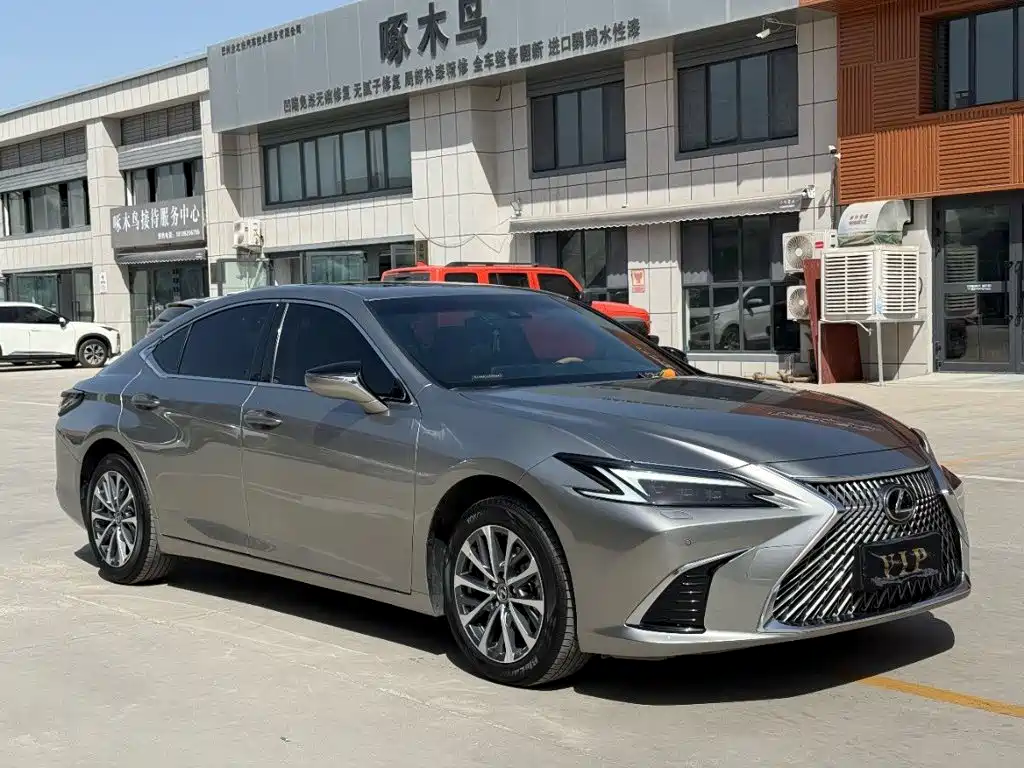 Lexus ES 2025 2025 200 Ultimate Edition