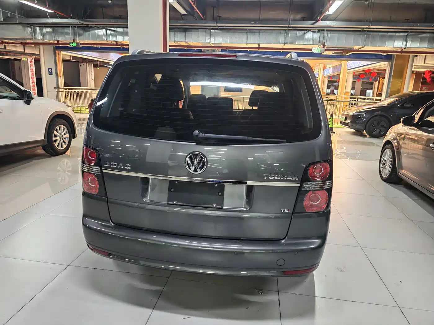 Volkswagen Touran 2015 1.4T Manual Comfort Edition 5-seater фото 9