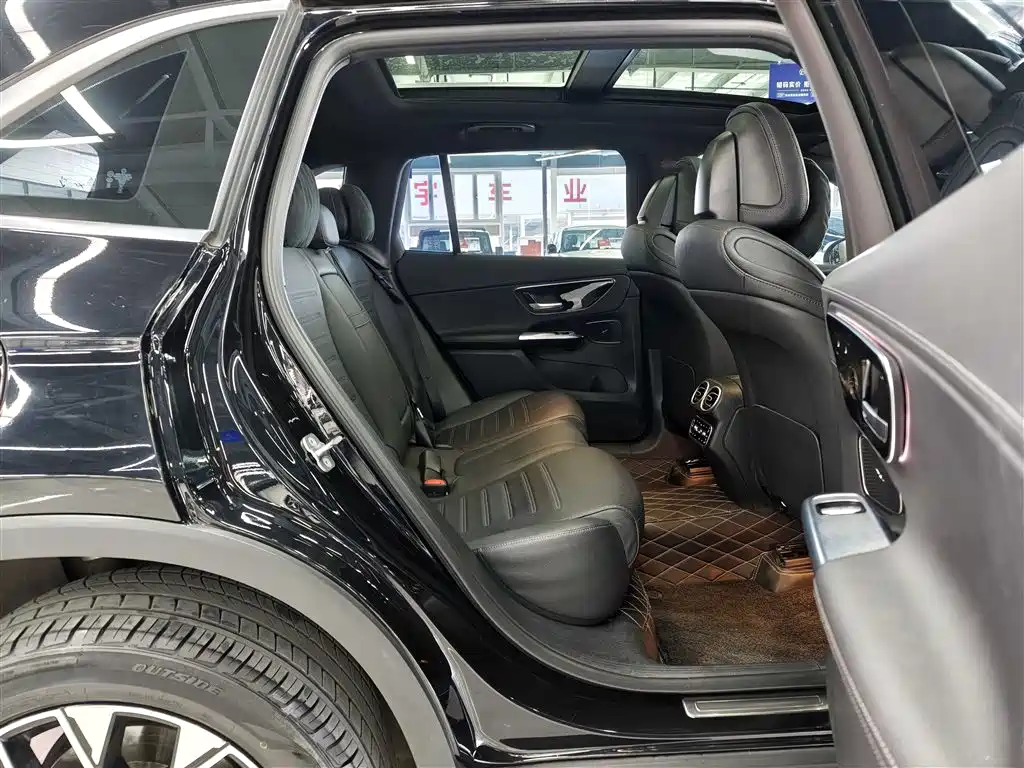 Mercedes-Benz GLC 2023 GLC 260 L 4MATIC Sport 5-seater фото 11