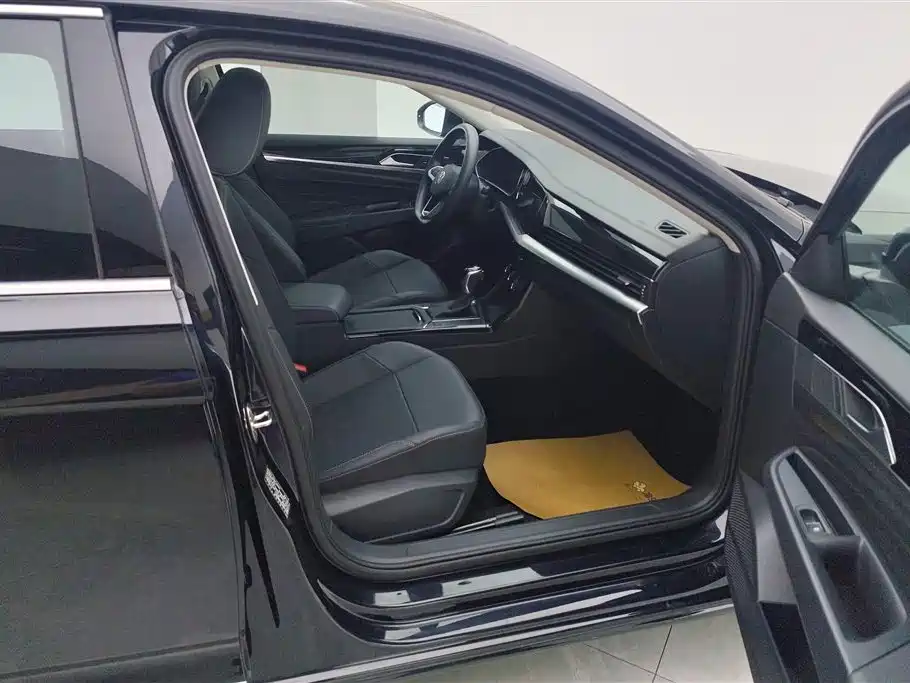 Volkswagen Passat 2024 280TSI Business Edition фото 8