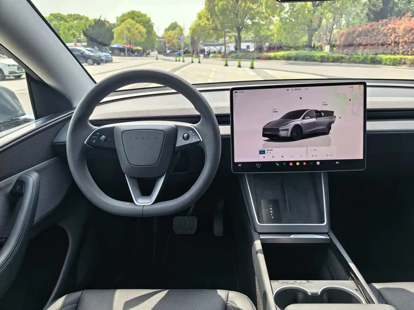 TESLA MODEL Y