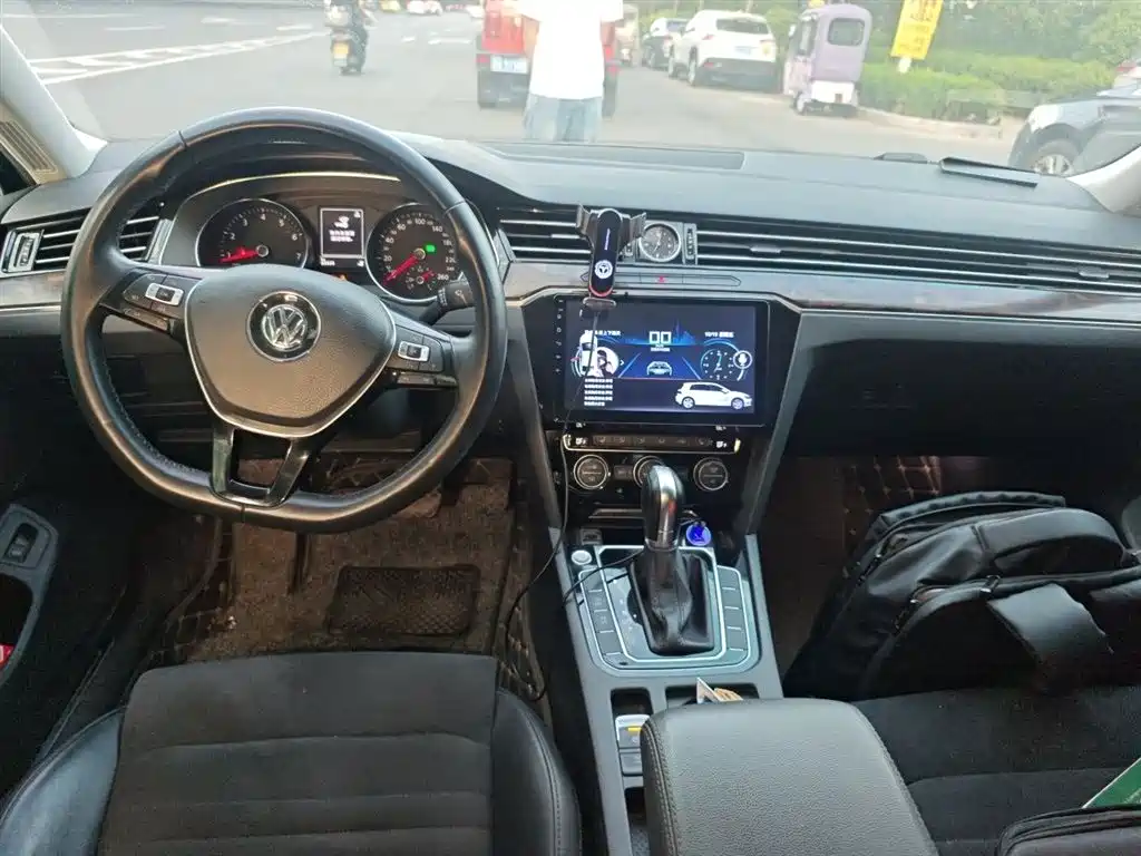 Volkswagen Magotan 2018 330TSI DSG Luxury фото 10