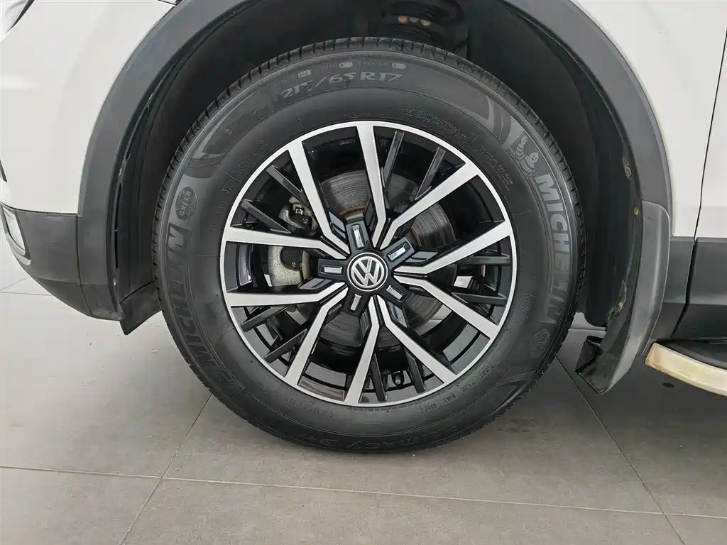 Volkswagen Tiguan L 2018 280TSI Automatic 2WD Comfort фото 17