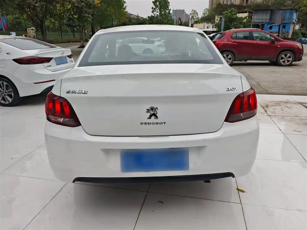Peugeot 301 2018 1.6L Manual Comfort Edition фото 6