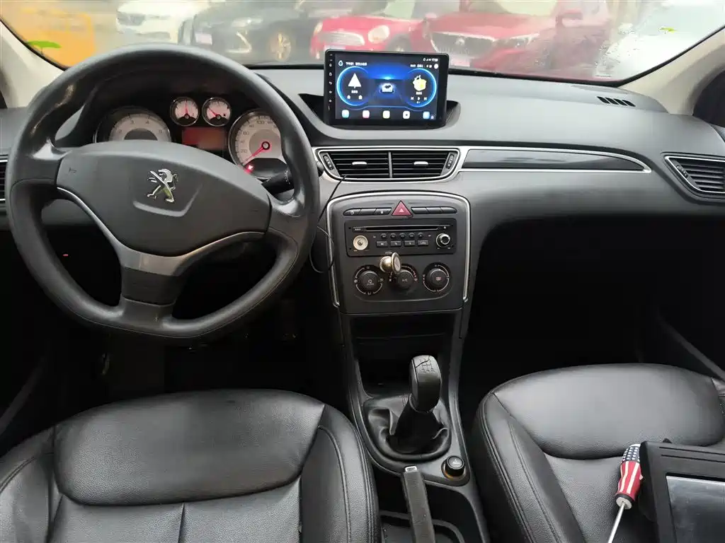 Peugeot 308 2014 Model Joy Edition Classic 1.6L Manual Superior Style фото 10