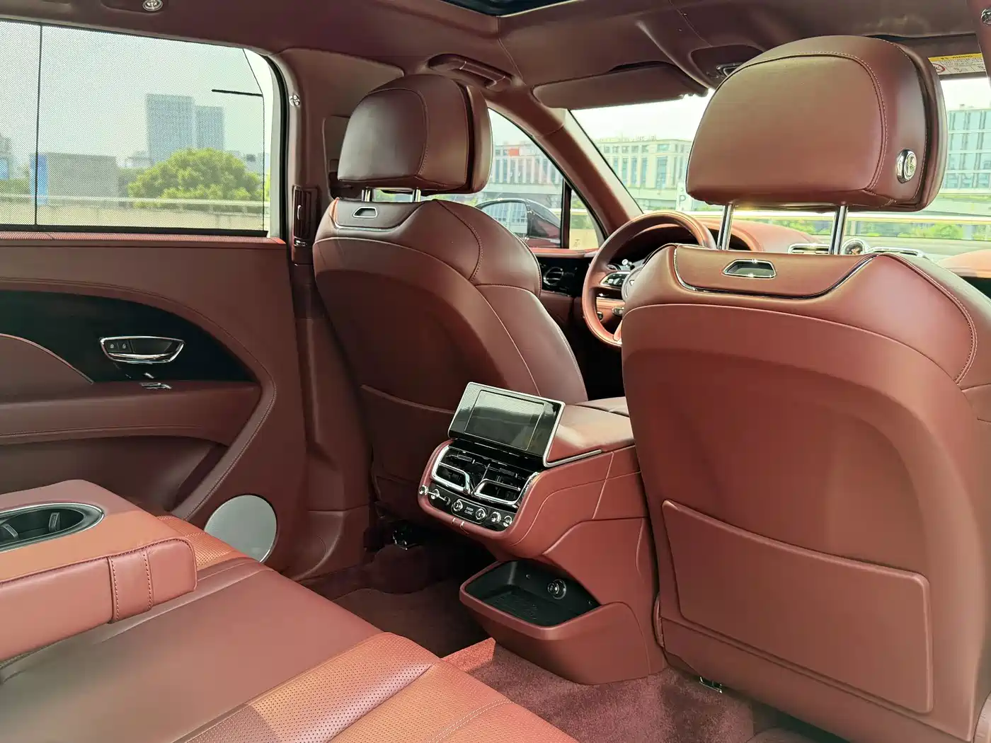 Bentley Bentayga 2025 2024 4.0T V8 Long Wheelbase