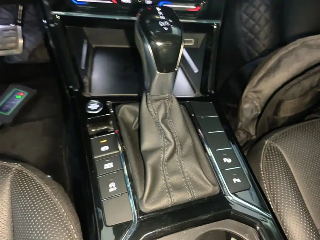 Volkswagen Passat 2022 330TSI Luxury Edition фото 14