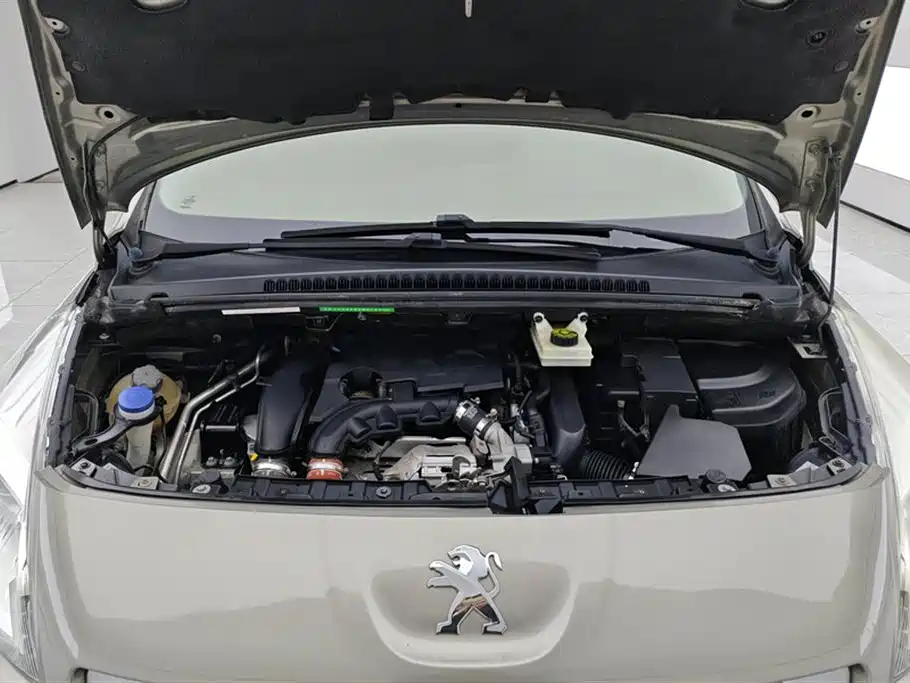 Peugeot 3008 2015 1.6THP Automatic Classic Edition фото 10