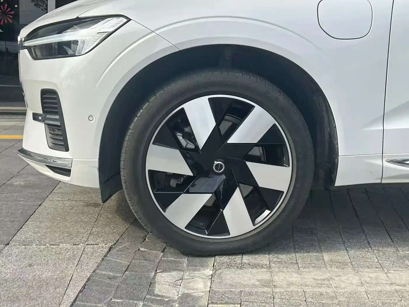 VOLVO XC60 PLUG IN HYBRID