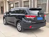Фото 15 - Toyota Highlander