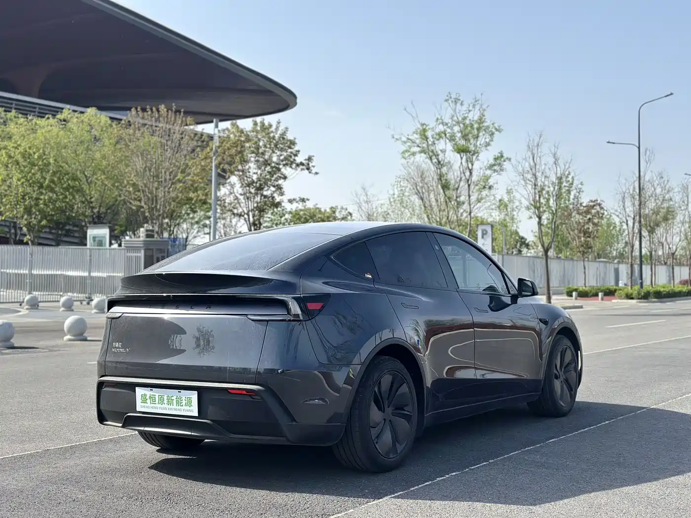 TESLA MODEL Y