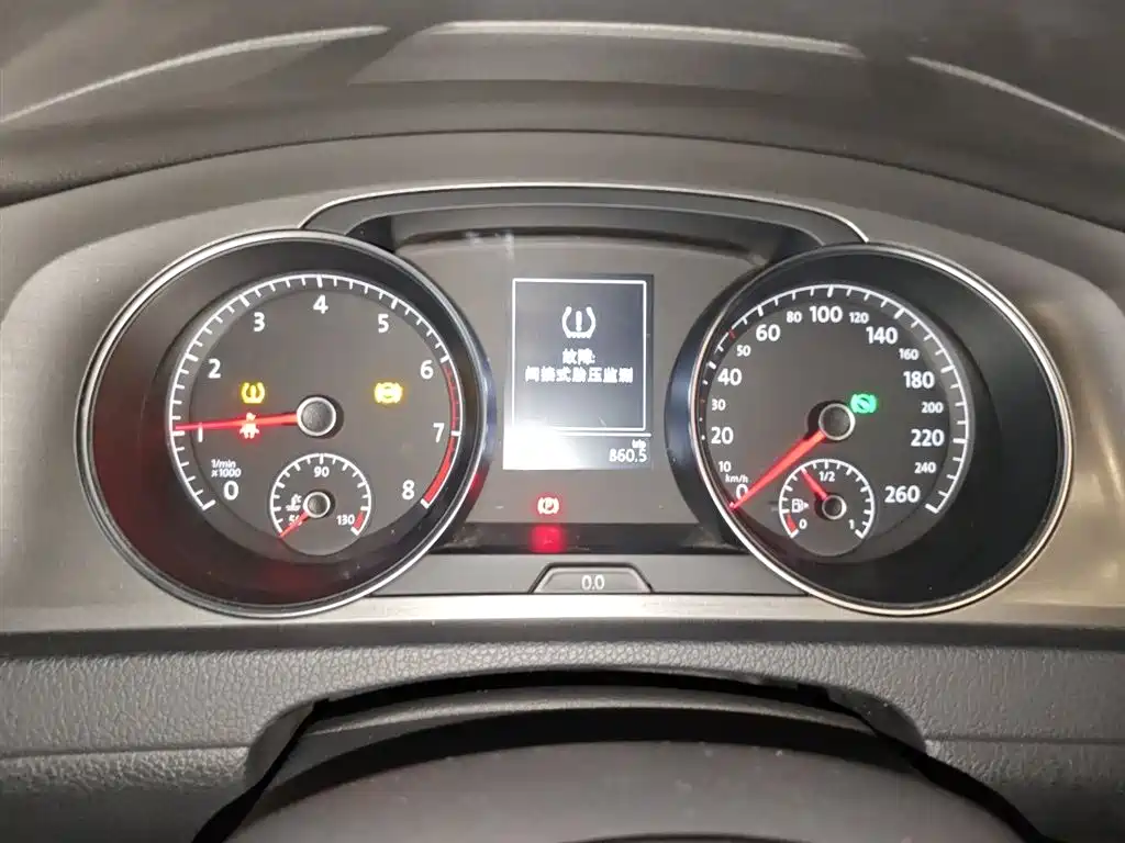 Volkswagen Golf 2014 1.6L Automatic Comfort фото 12