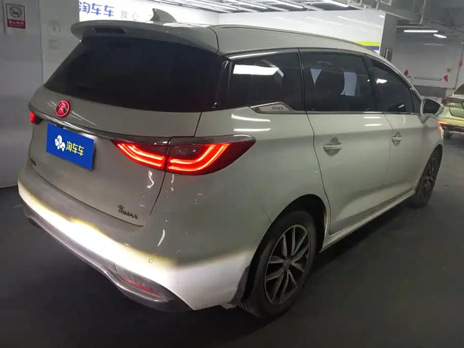 BYD Song MAX 2017 1.5T Auto Smart Connect Premium 7-seater фото 3