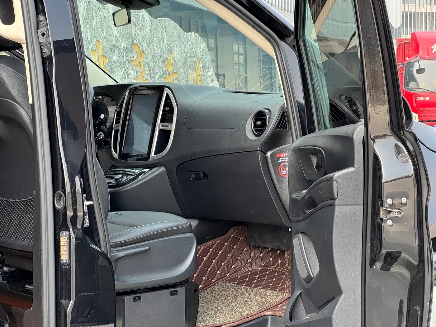 Mercedes-Benz Vito 2018 2.0T Business Edition China VI фото 9