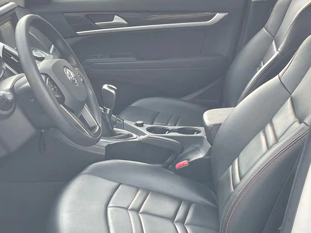 Dongfeng Aeolus Dongfeng Fengshen AX7 2016 2016 2.0L Manual Smart Joy