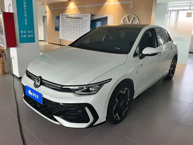 Volkswagen Golf 2024