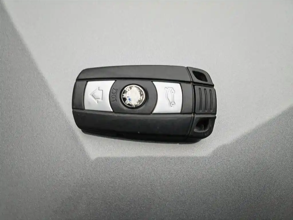 BMW X1 (Import) 2010 xDrive28i фото 19