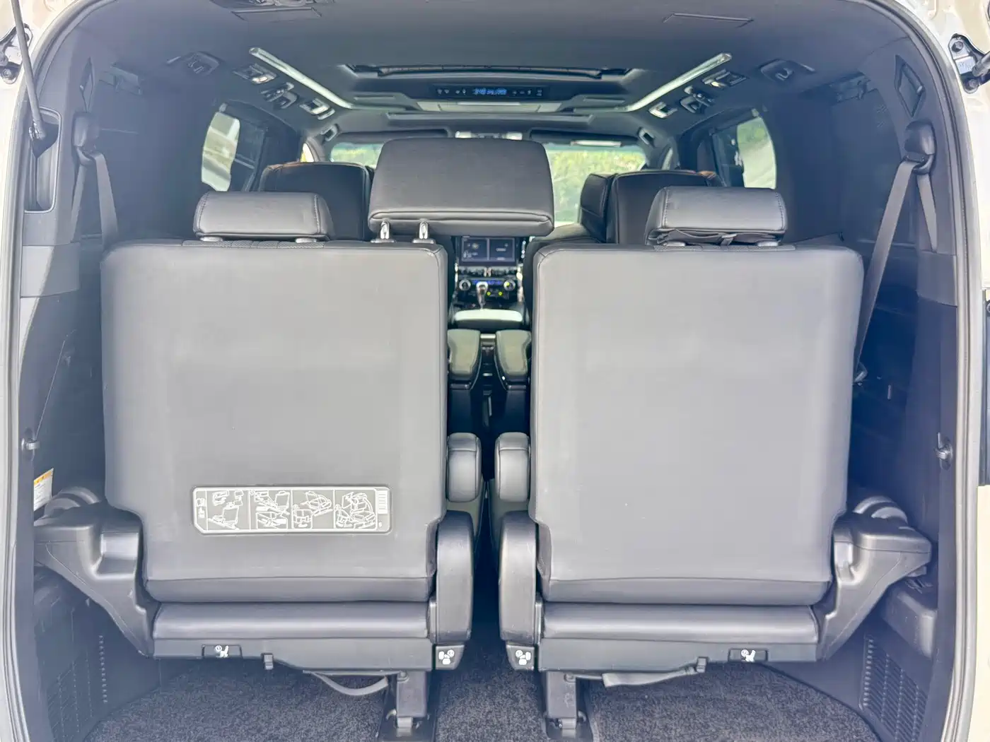 Toyota Alphard 2021 Hybrid 2.5L Premium фото 16