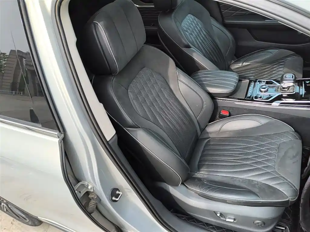 Hongqi HS5 2022 Facelift 2.0T Smart Flag Enjoyment AWD Edition фото 25