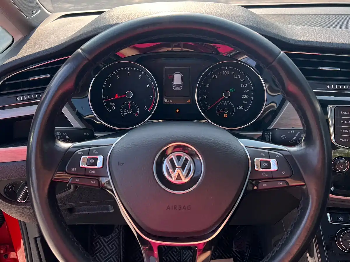 Volkswagen Touran 2018 2018 Touran L 280TSI DSG Frontier Luxury Edition 6-Seater China V